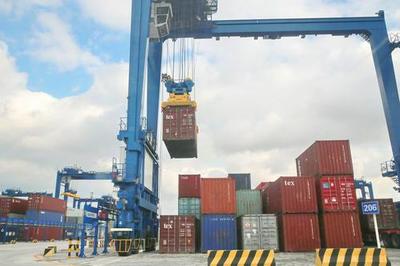 榕城外貿(mào)穩(wěn)中提質(zhì)，前三季度貨物進(jìn)出口總值達(dá)1931.7億元，同比增長12.1%